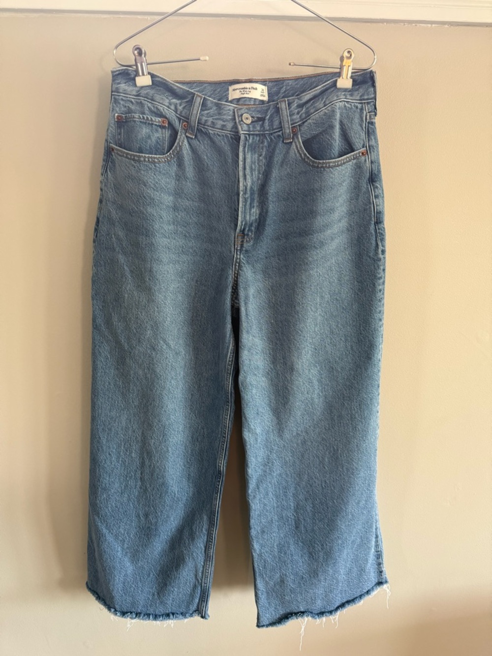 Abercrombie & Fitch High Rise Wide Leg Jeans